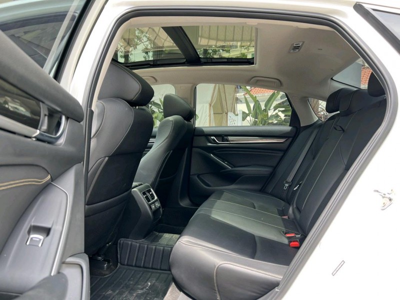 东莞22年本田雅阁5