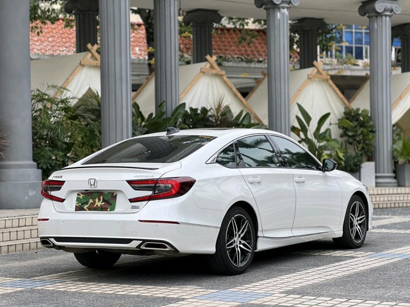 东莞22年本田雅阁8