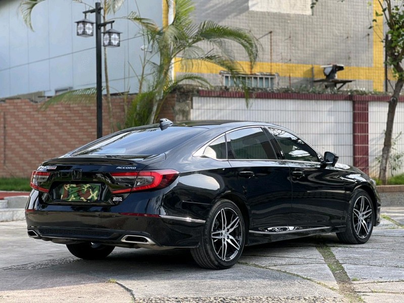 东莞23年本田雅阁8