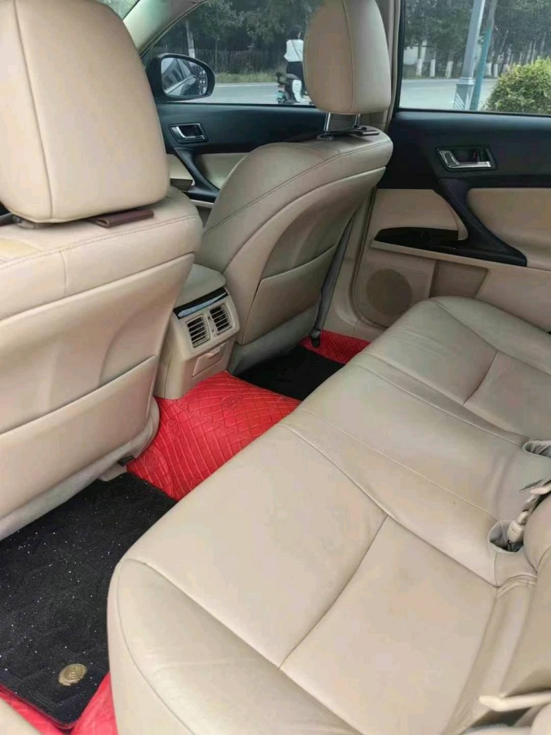 保定13年丰田锐志5