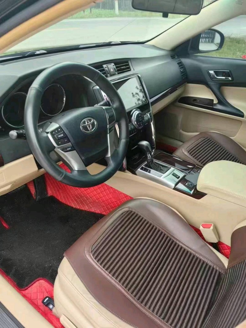 保定13年丰田锐志7