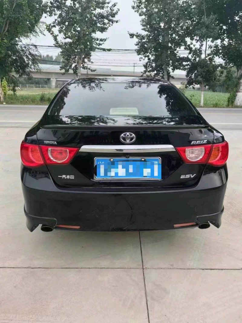 保定13年丰田锐志8