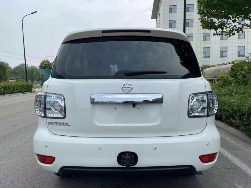 济宁19年日产途乐9