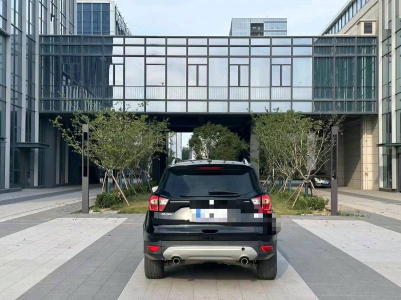 青岛18年福特翼虎9