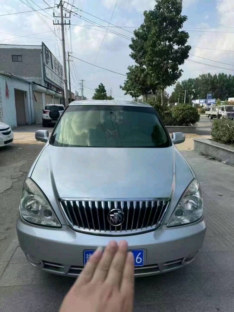 菏泽14年别克陆尊1