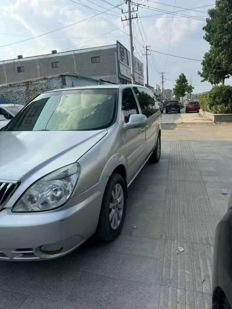 菏泽14年别克陆尊3