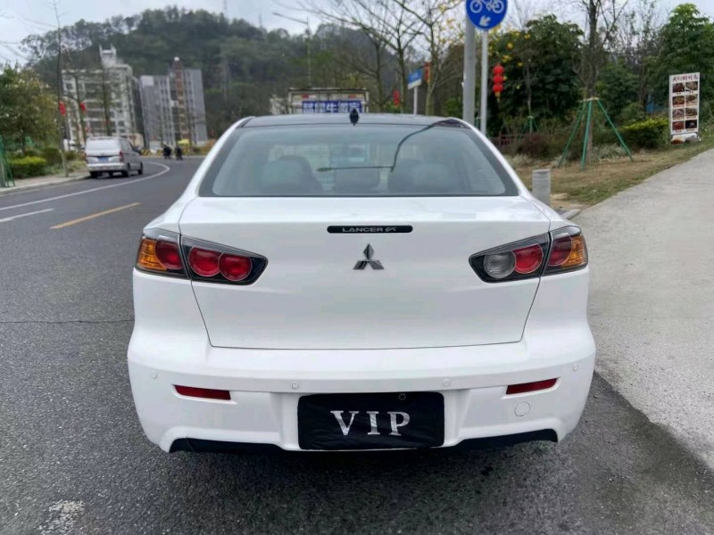 广州13年三菱翼神5