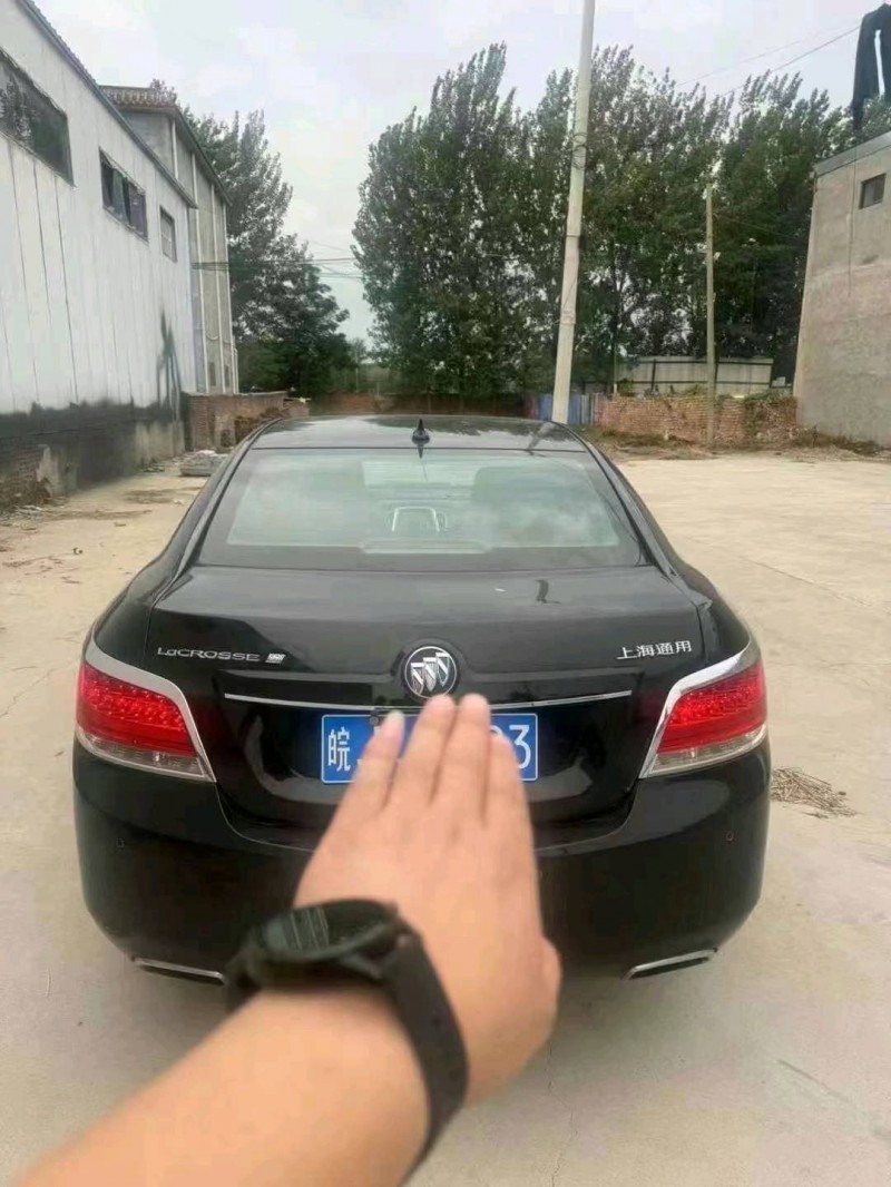 菏泽10年别克君越4