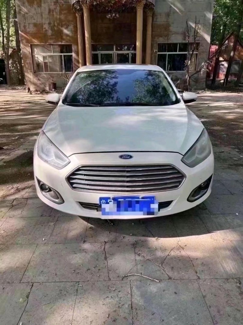 菏泽17年福特福克斯1