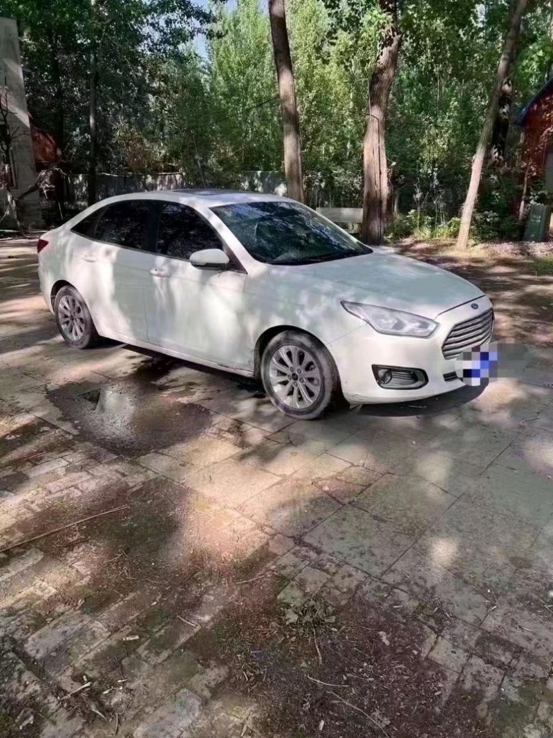 菏泽17年福特福克斯2