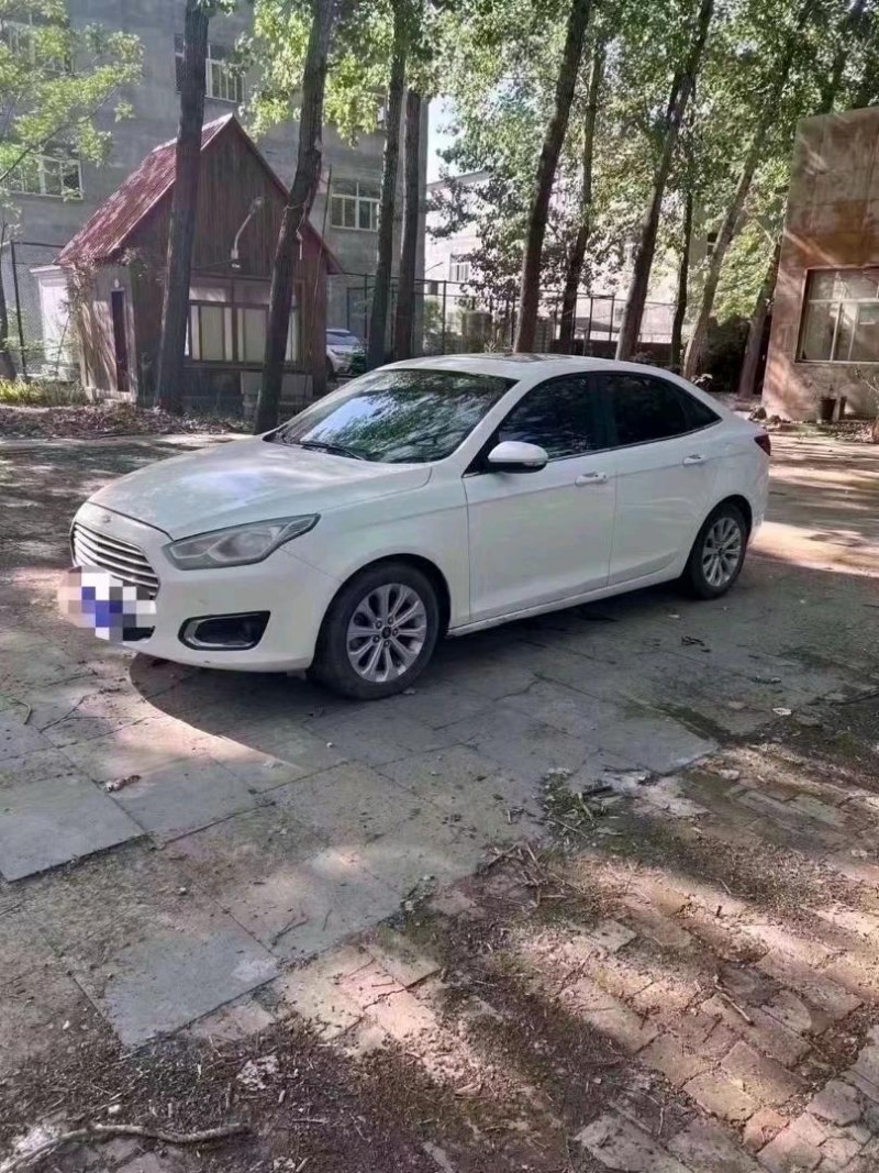 菏泽17年福特福克斯3