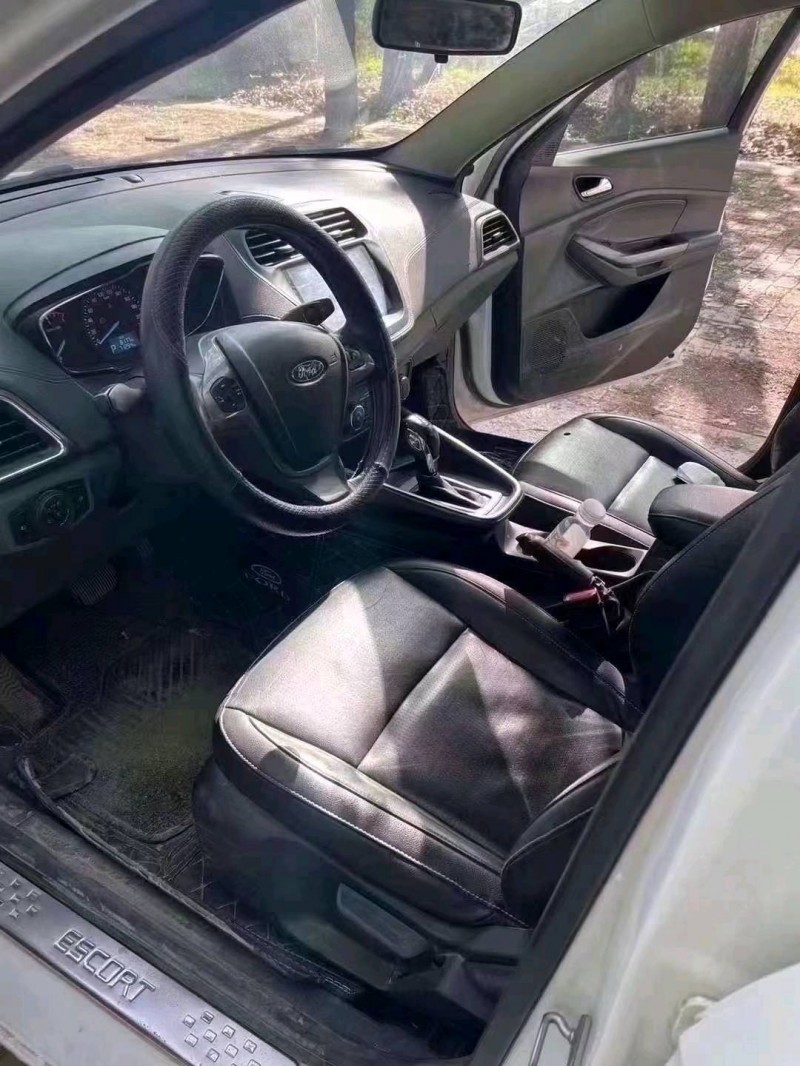 菏泽17年福特福克斯4