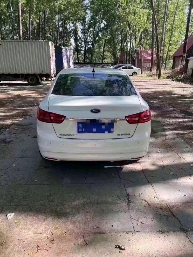 菏泽17年福特福克斯9