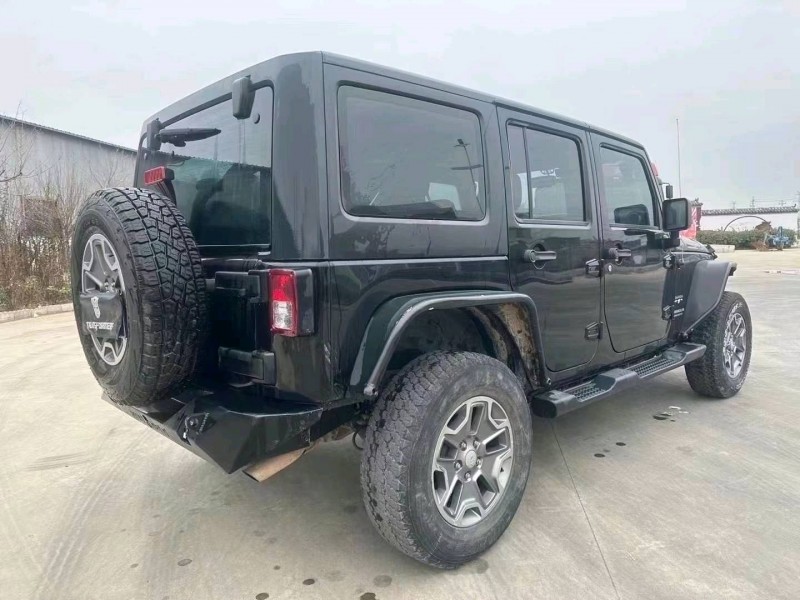 枣庄18年Jeep牧马人8