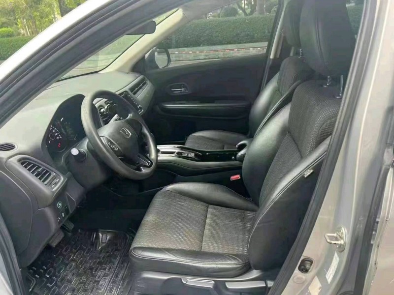 汕头16年本田缤智4