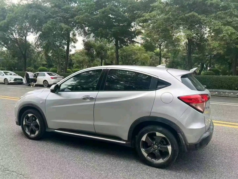 汕头16年本田缤智7