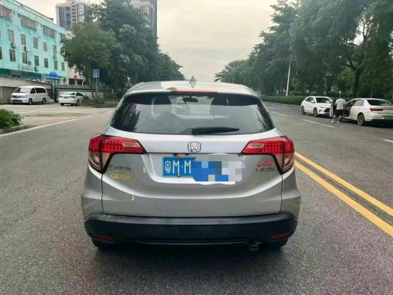 汕头16年本田缤智9