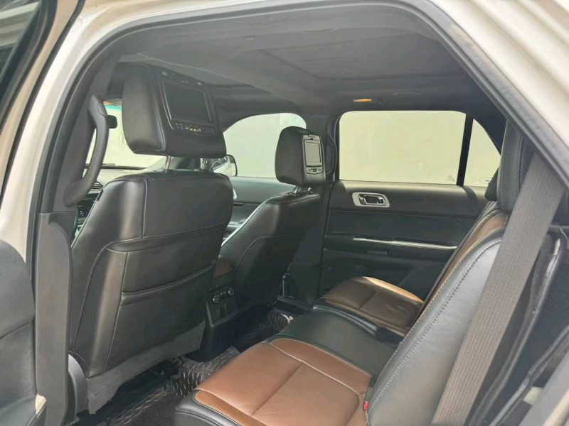 保定15年福特探险者6