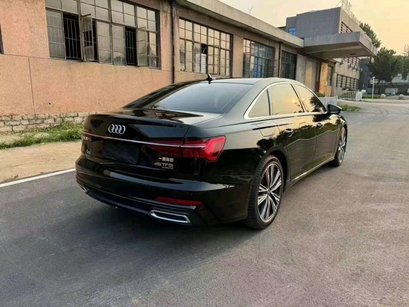 济宁22年奥迪A6L7
