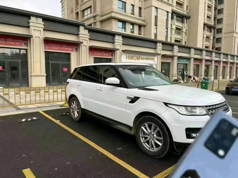 烟台14年路虎揽胜运动9