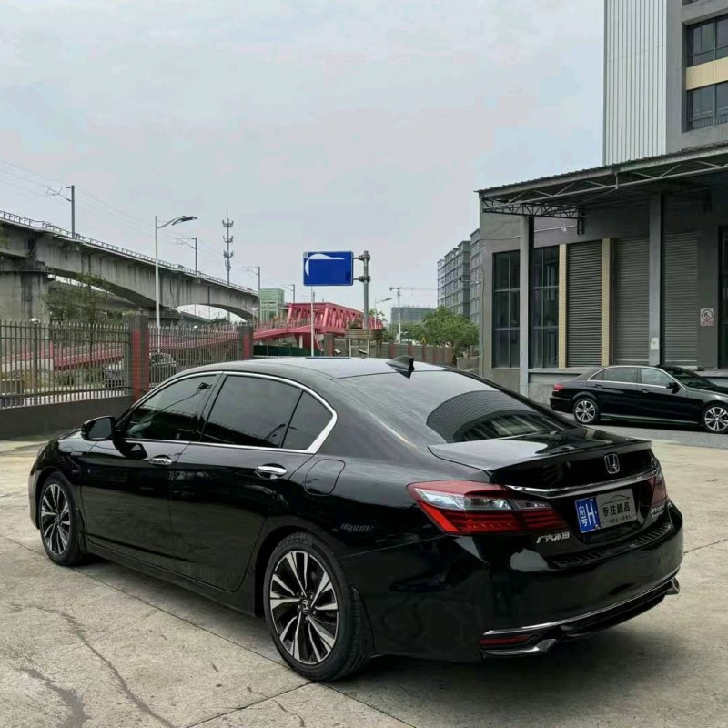 佛山17年本田雅阁7