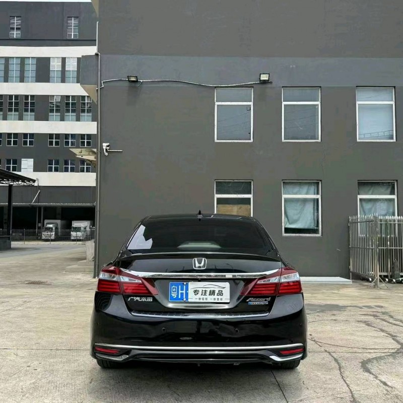 佛山17年本田雅阁9