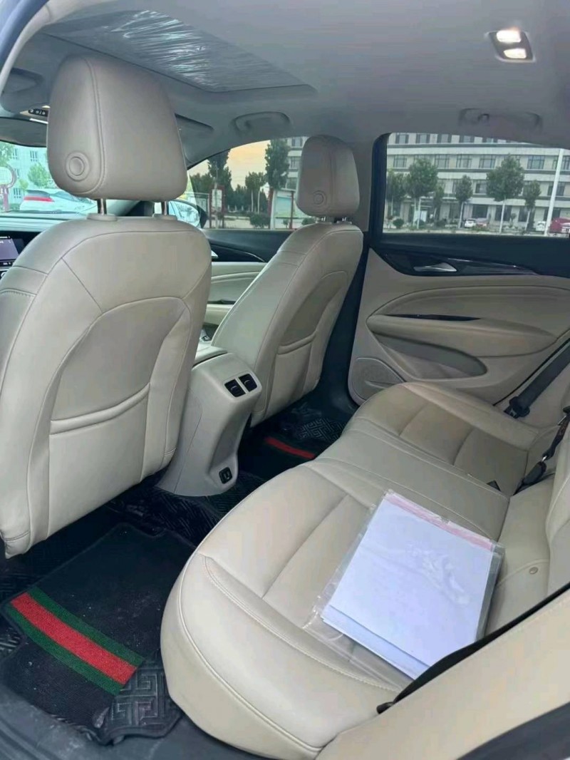 枣庄21年别克君威5