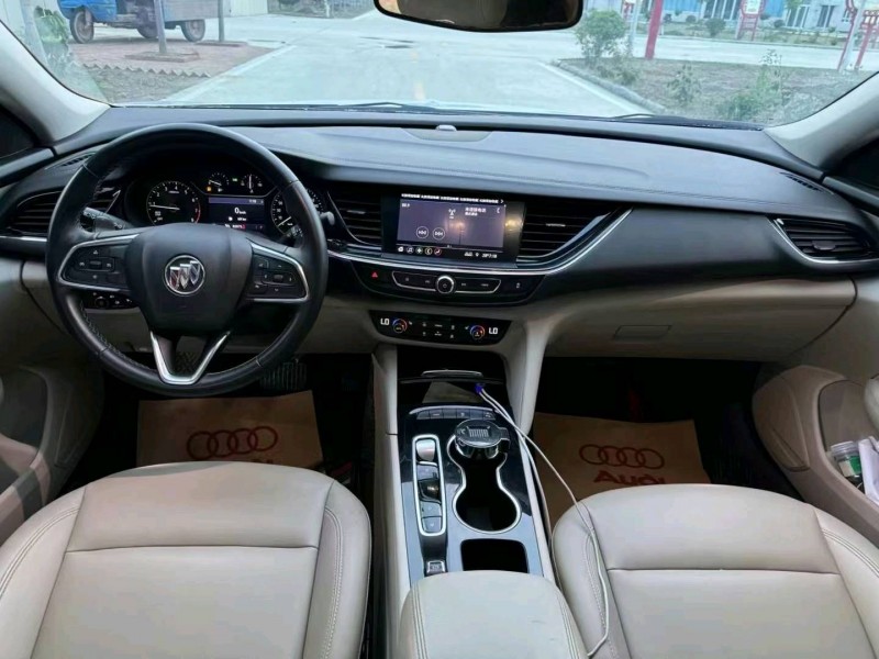 枣庄21年别克君威7