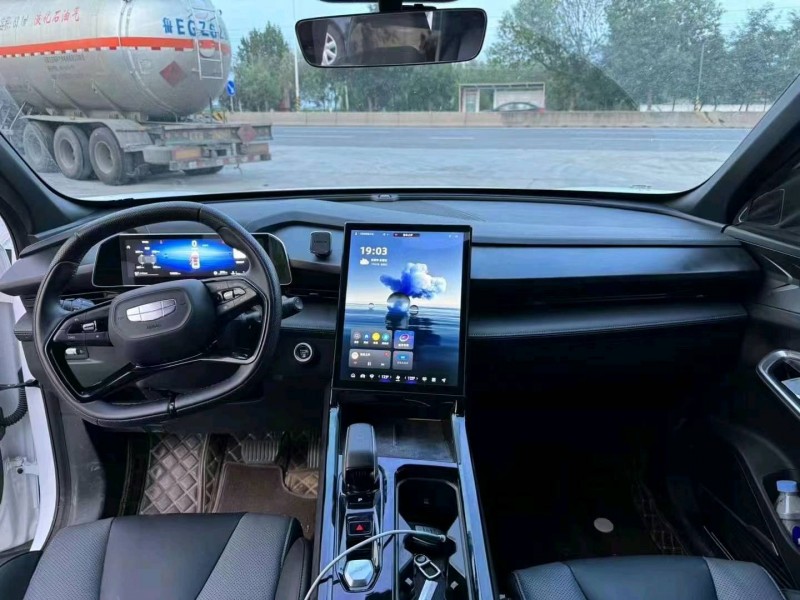 潍坊23年吉利博越2