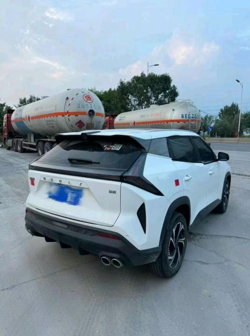 潍坊23年吉利博越3