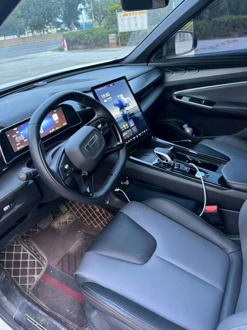 潍坊23年吉利博越5