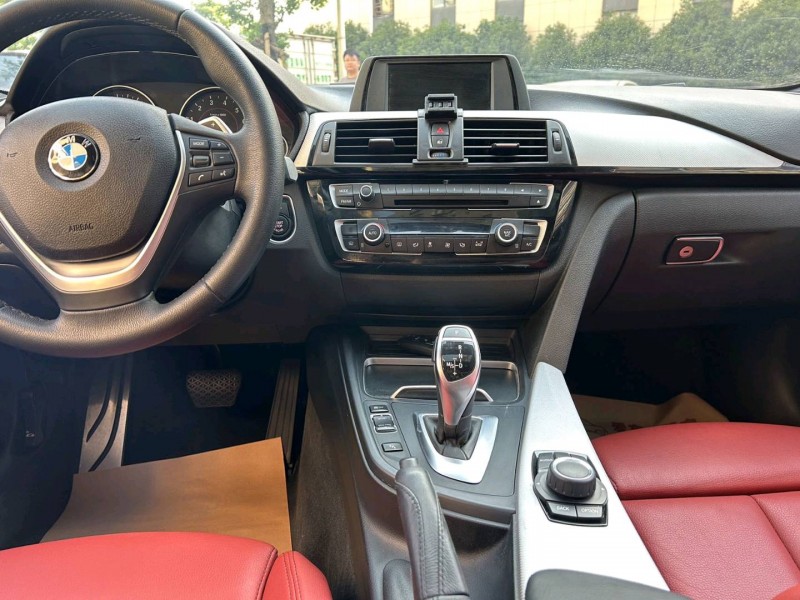 武汉17年宝马3系6