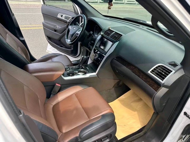 潍坊15年福特探险者5