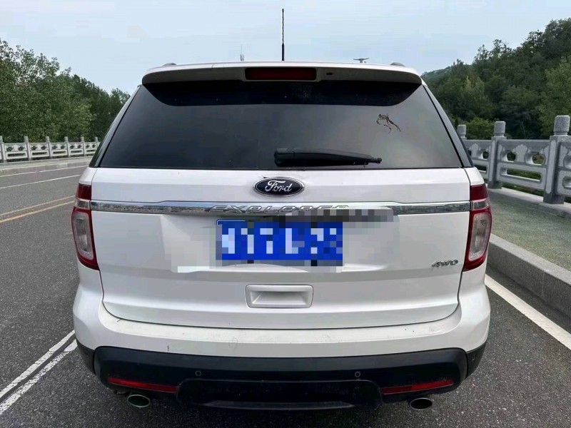 潍坊15年福特探险者9