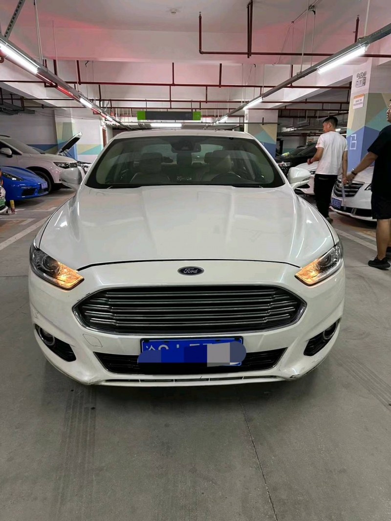 重庆15年福特蒙迪欧1