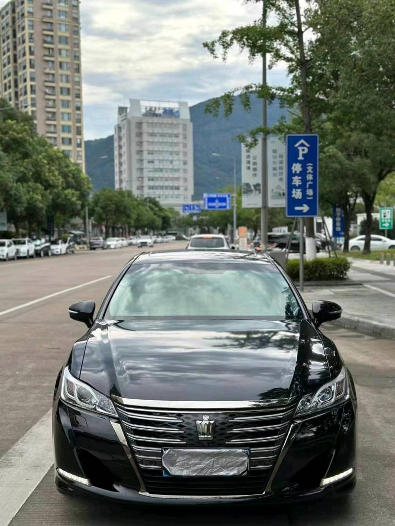 臺州18年豐田皇冠1