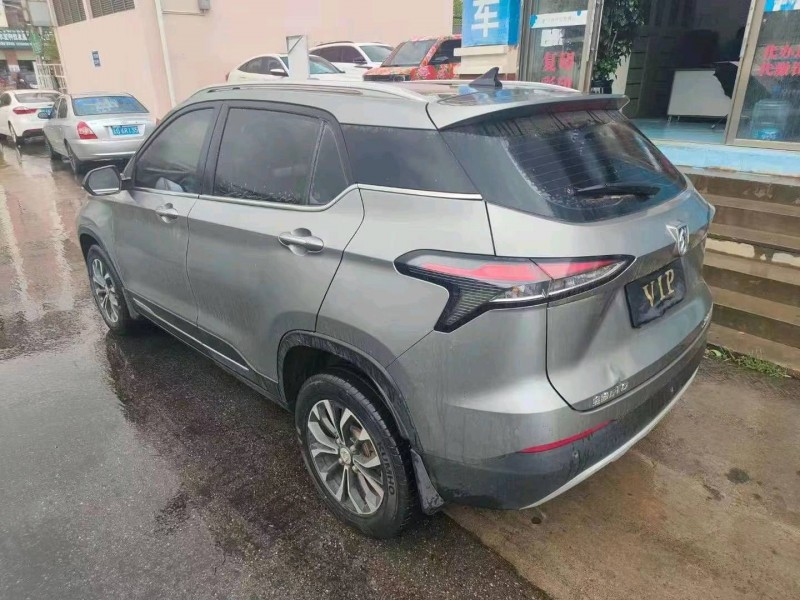 昆明19年寶駿5108