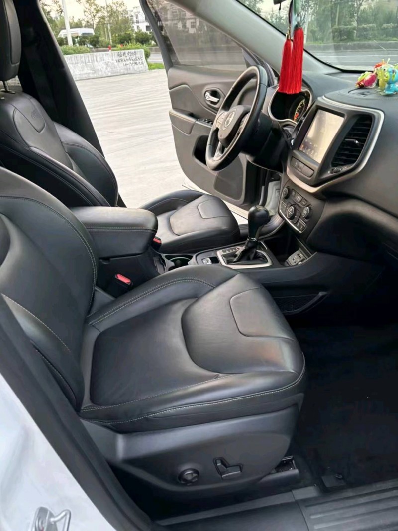 徐州19年Jeep自由光5