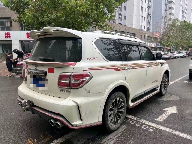 保定20年日产途乐8