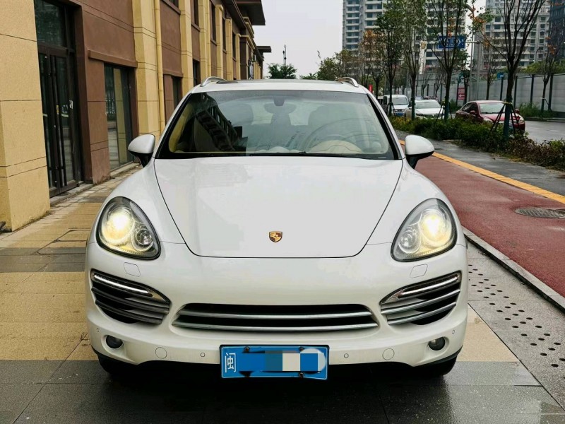 聊城12年保时捷卡宴1