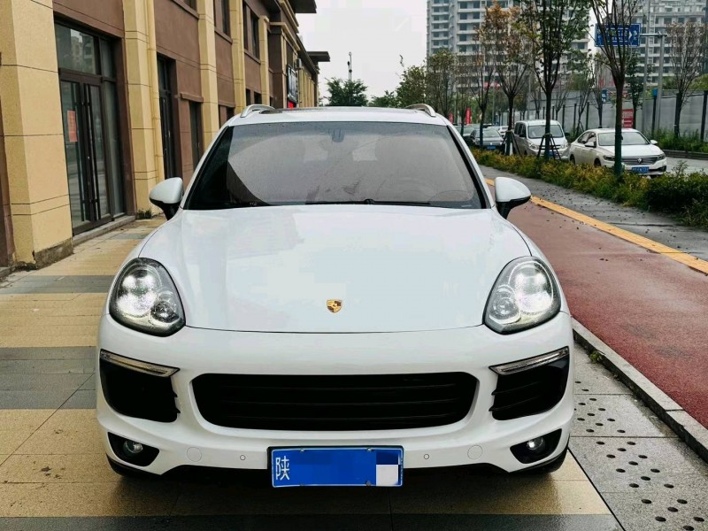 聊城17年保时捷卡宴1