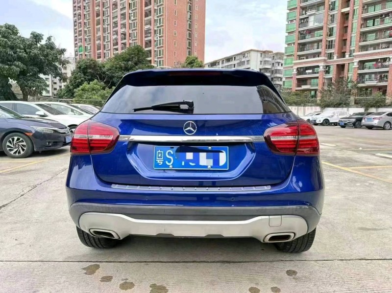 江门19年奔驰GLA4