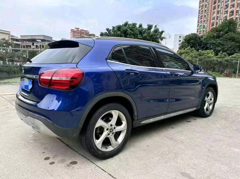 江门19年奔驰GLA7