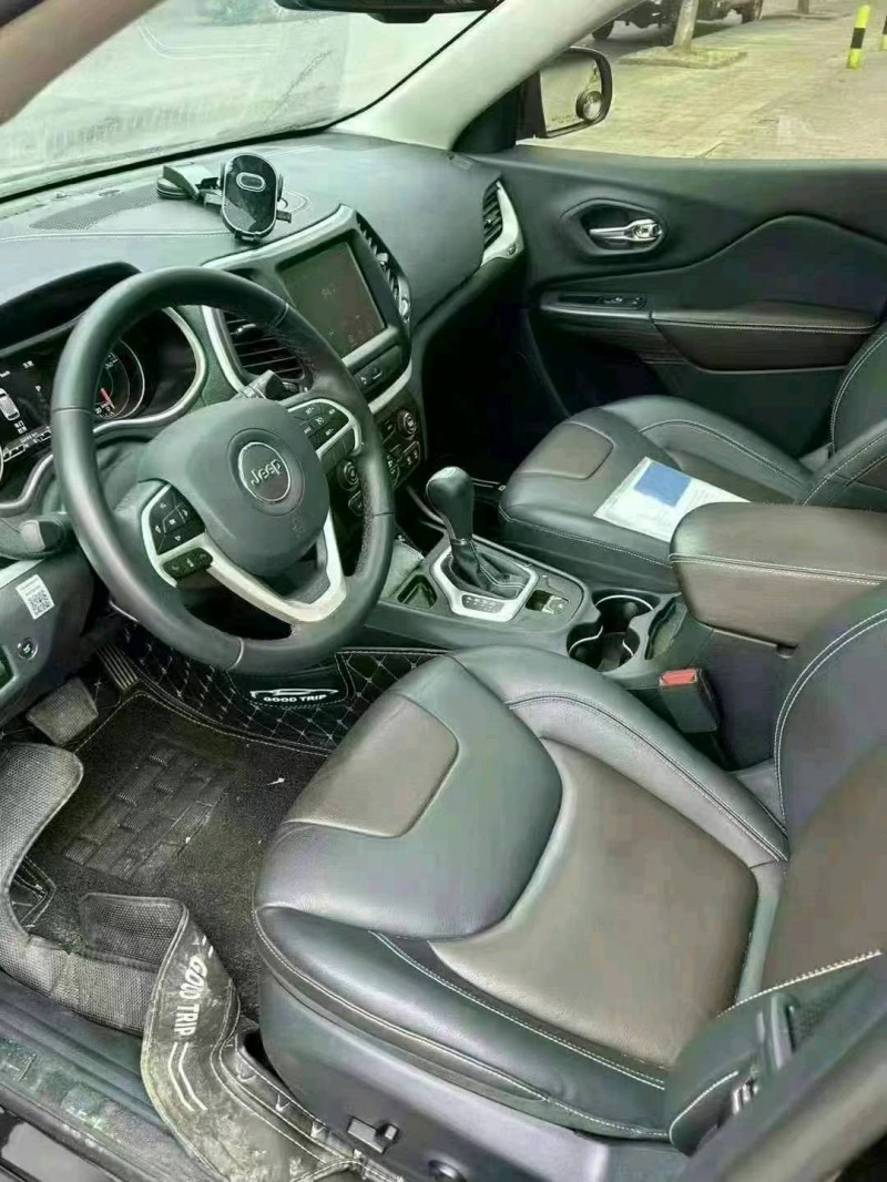 苏州20年Jeep自由光5