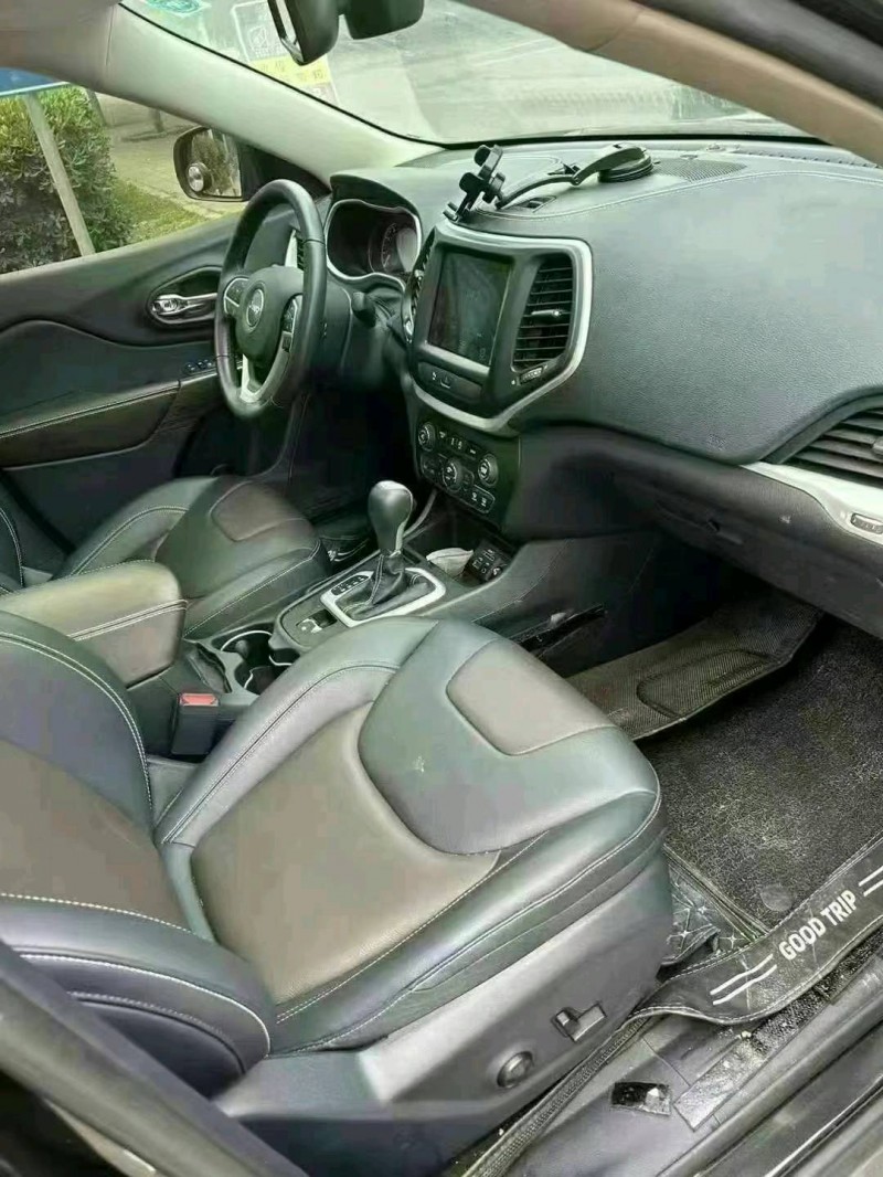 苏州20年Jeep自由光7