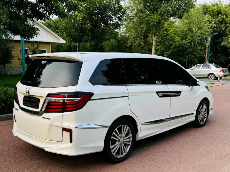 聊城18年本田艾力绅5