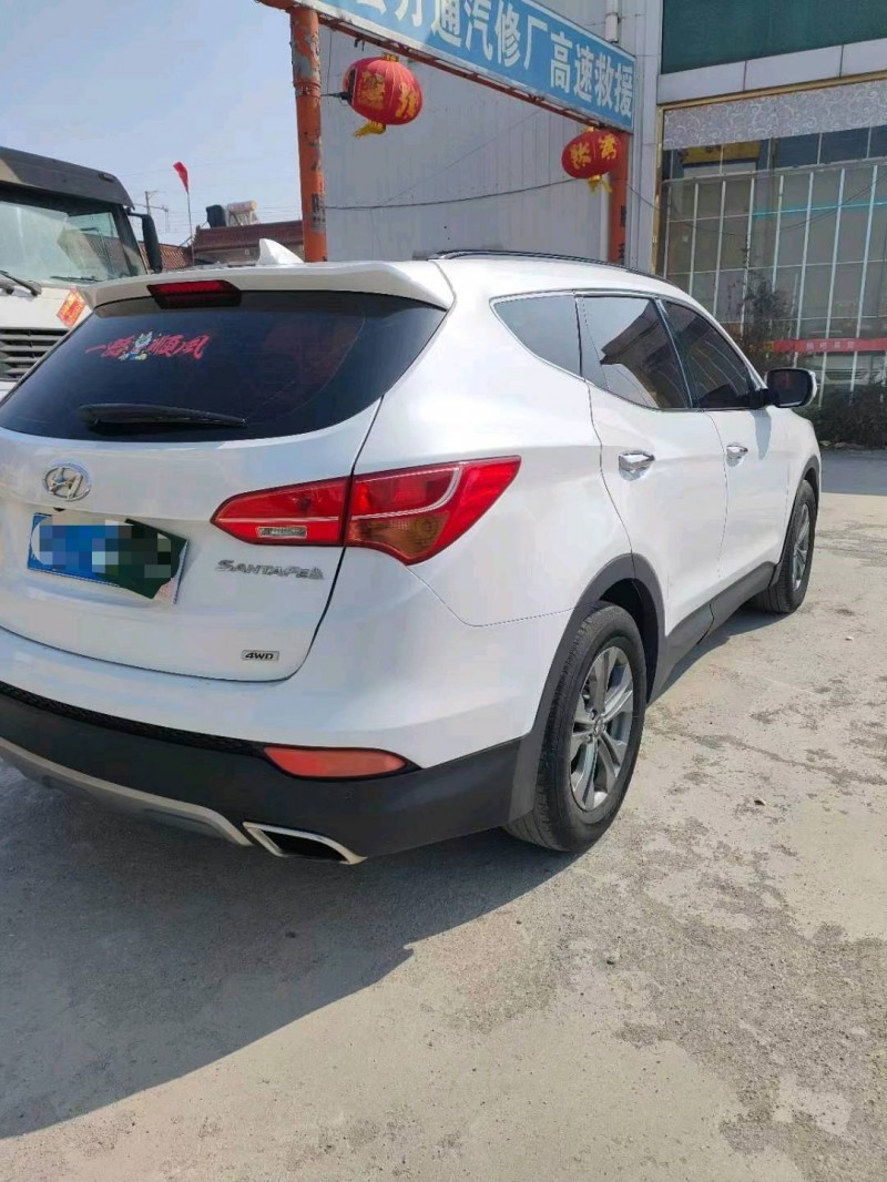 保定16年现代新胜达4