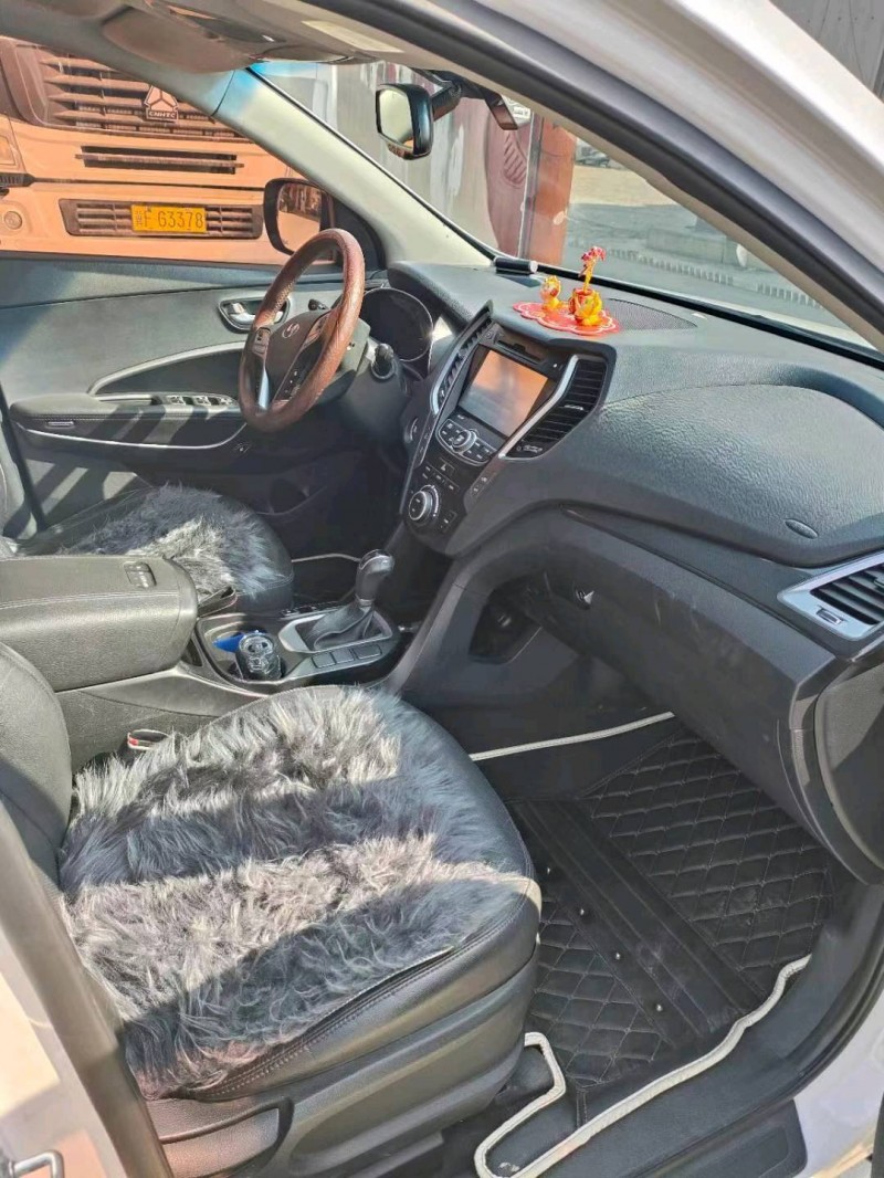 保定16年现代新胜达7