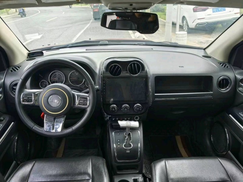 广州12年Jeep指南者8