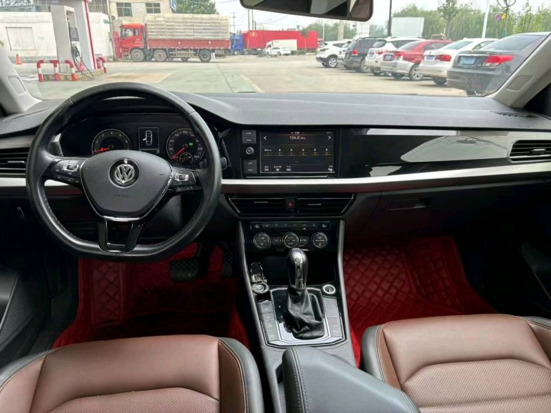 保定18年大众朗逸6